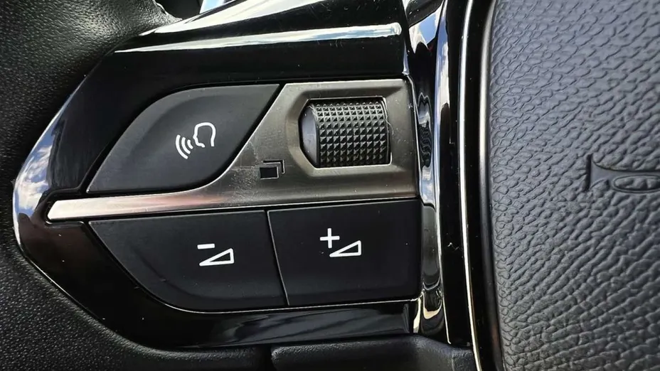PEUGEOT 2008 -