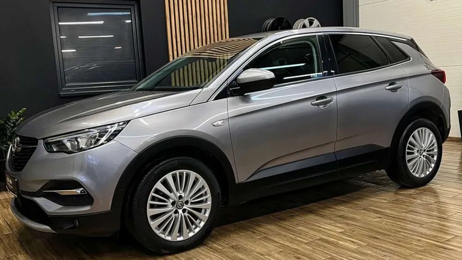 OPEL Grandland X -