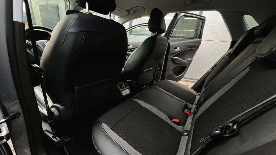 OPEL Grandland X -