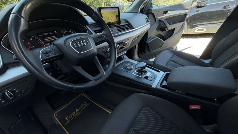 AUDI Q5 -