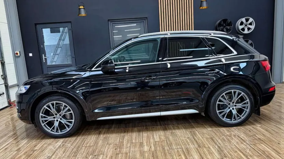 AUDI Q5 -