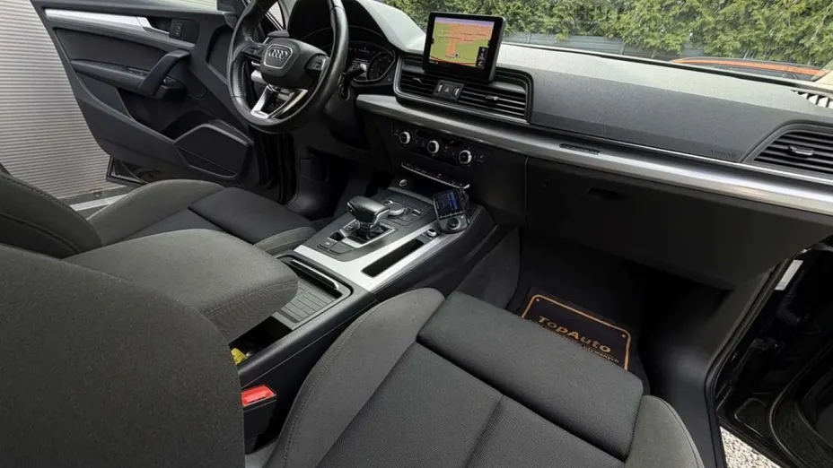 AUDI Q5 -