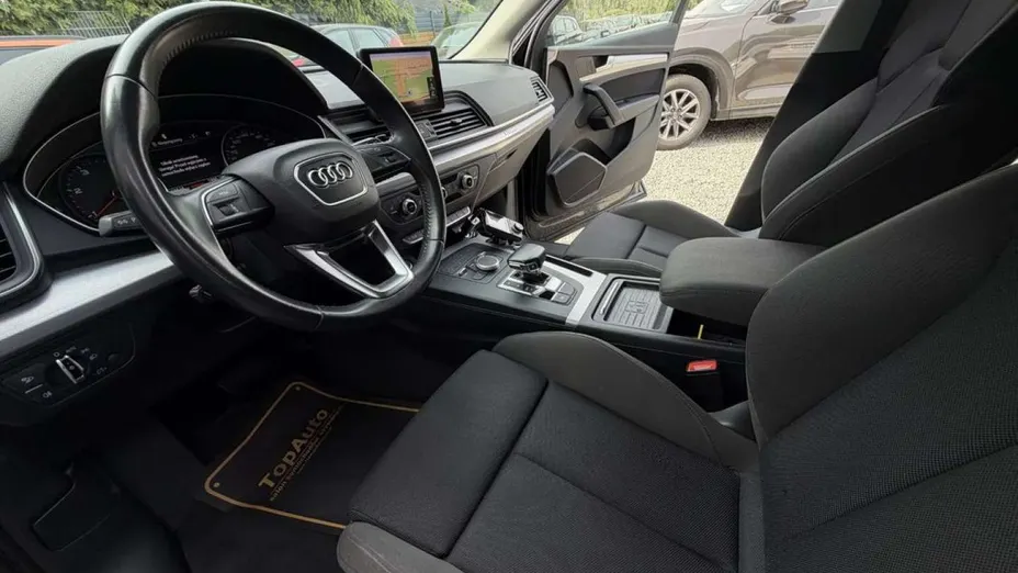 AUDI Q5 -