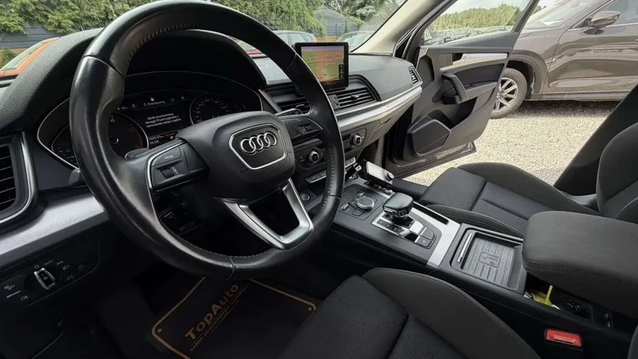 AUDI Q5 -