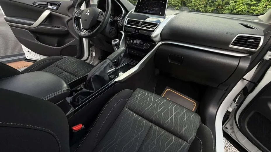 MITSUBISHI Eclipse Cross -