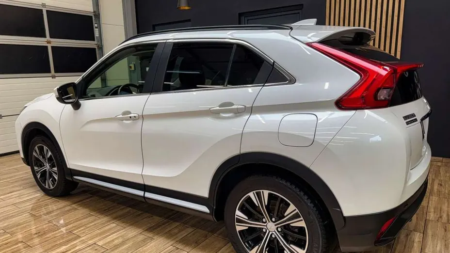 MITSUBISHI Eclipse Cross -