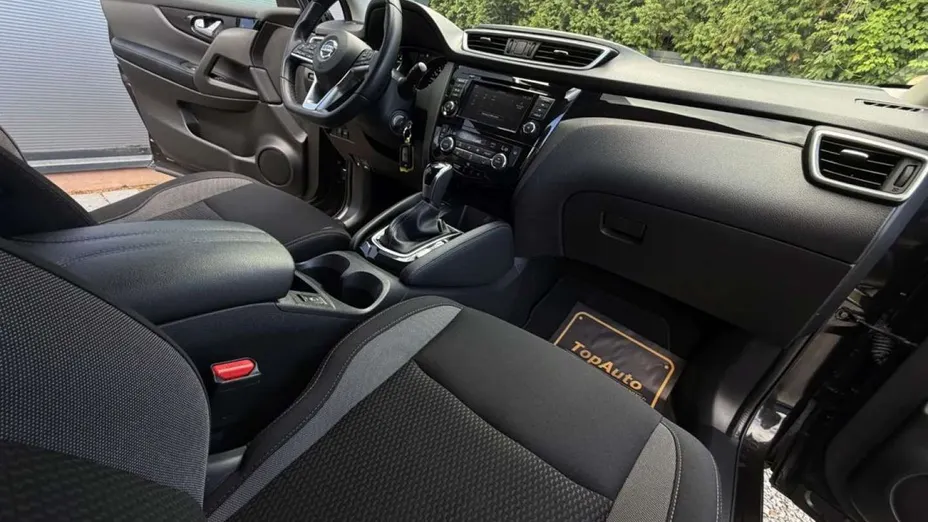 NISSAN Qashqai -
