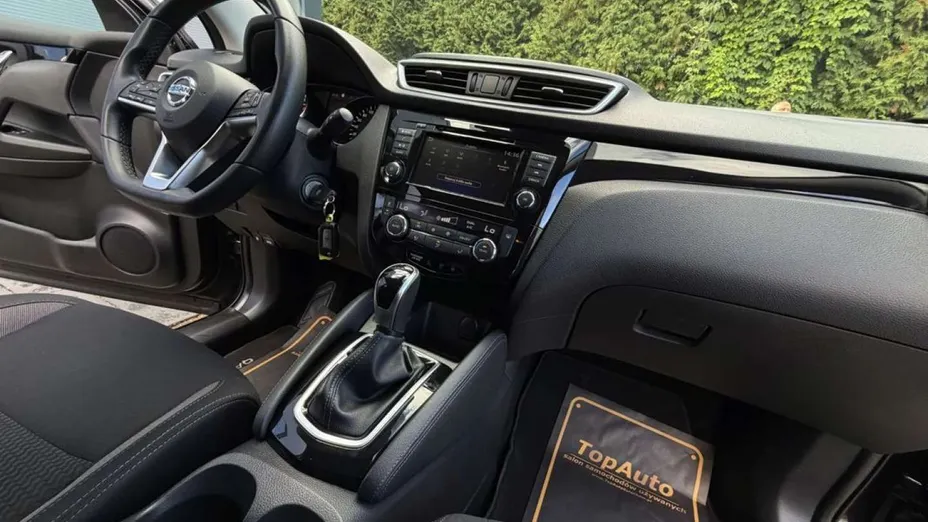 NISSAN Qashqai -