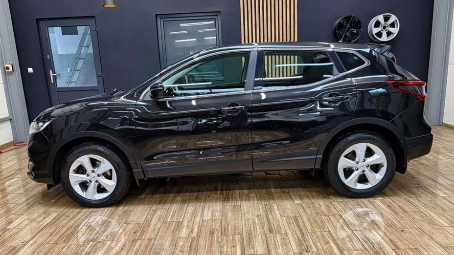 NISSAN Qashqai -