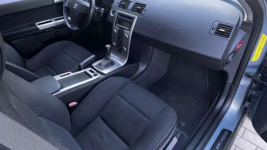 VOLVO V50 -