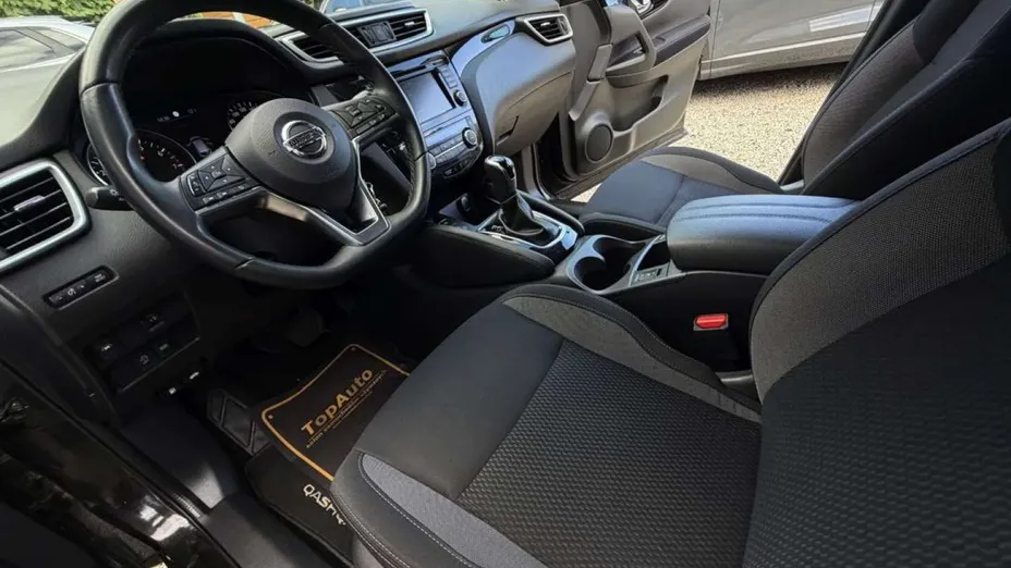 NISSAN Qashqai -