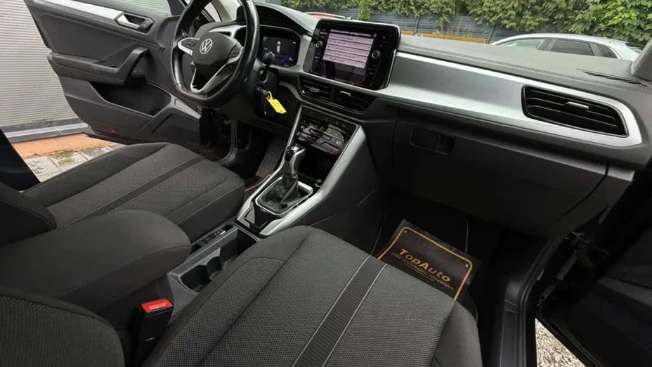 VOLKSWAGEN T-ROC -