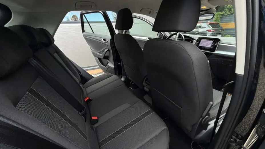 VOLKSWAGEN T-ROC -