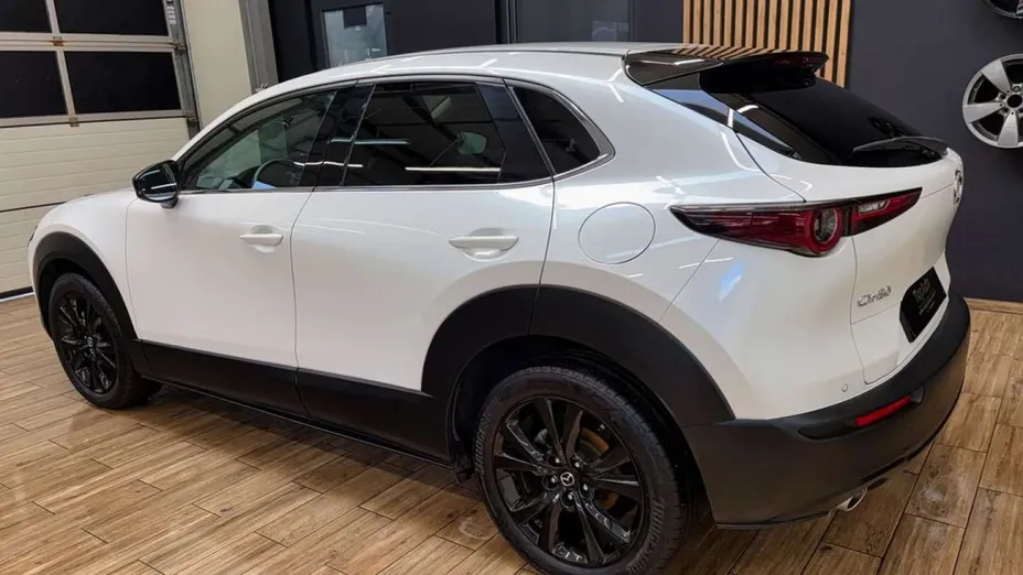 MAZDA CX-30 -