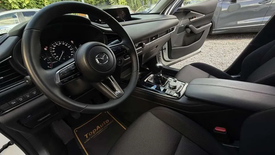 MAZDA CX-30 -