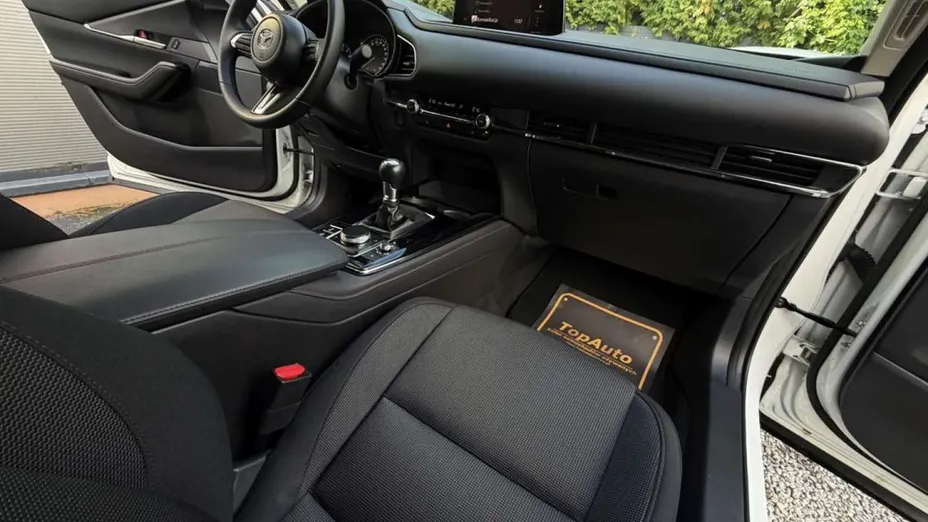 MAZDA CX-30 -