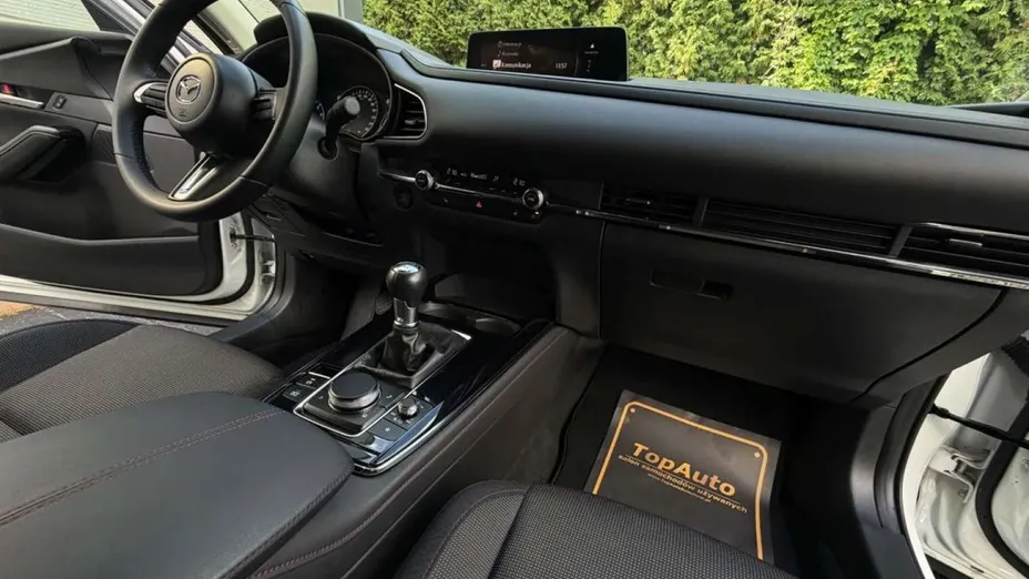 MAZDA CX-30 -