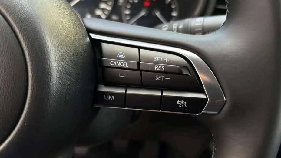 MAZDA CX-30 -