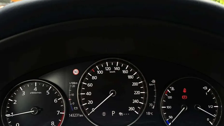 MAZDA CX-30 -