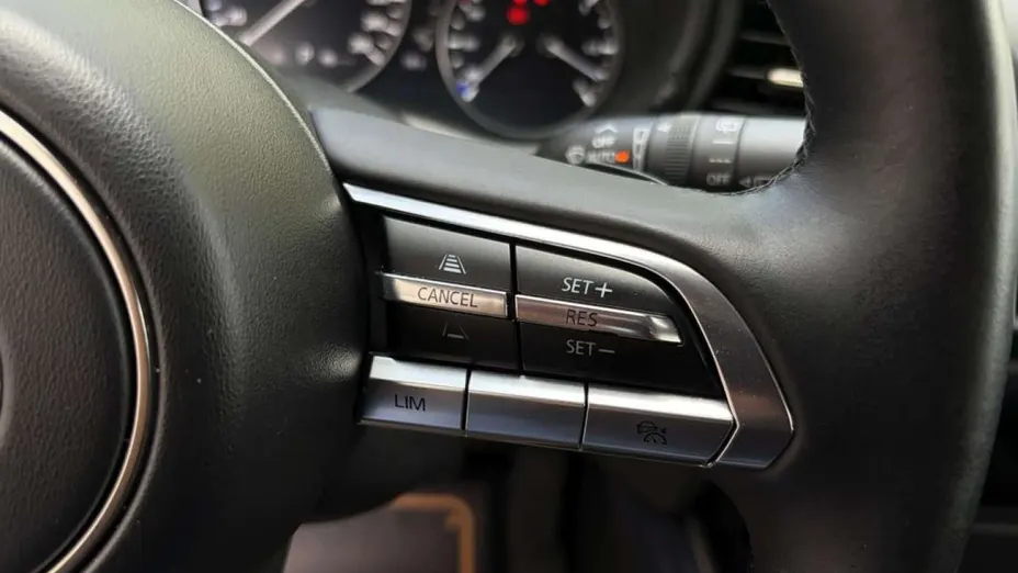 MAZDA CX-30 -