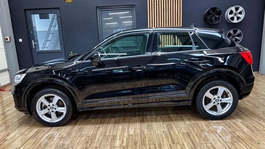 AUDI Q2 -