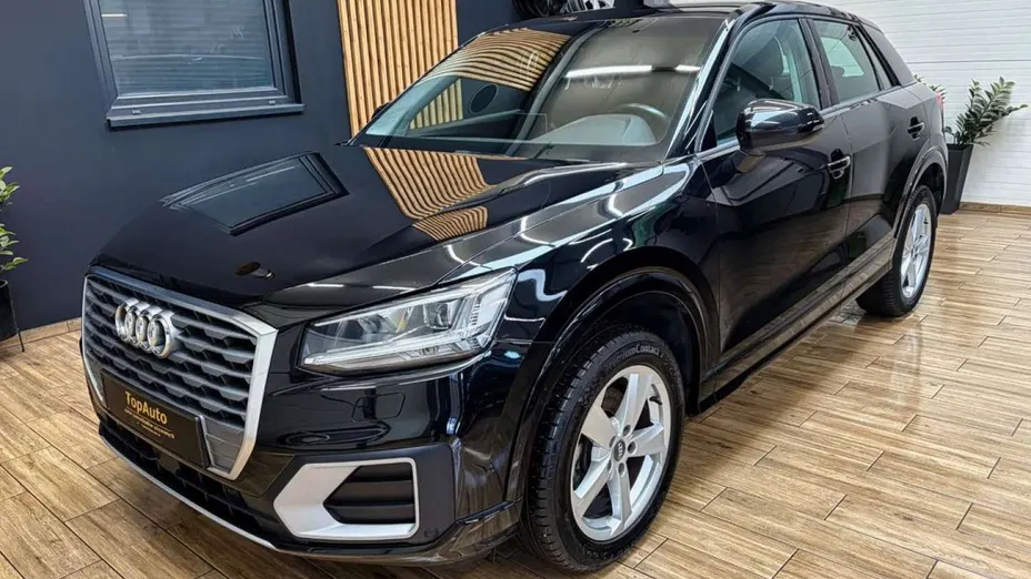 AUDI Q2 -