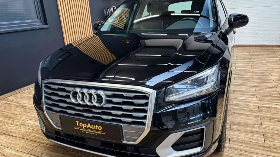 AUDI Q2 -