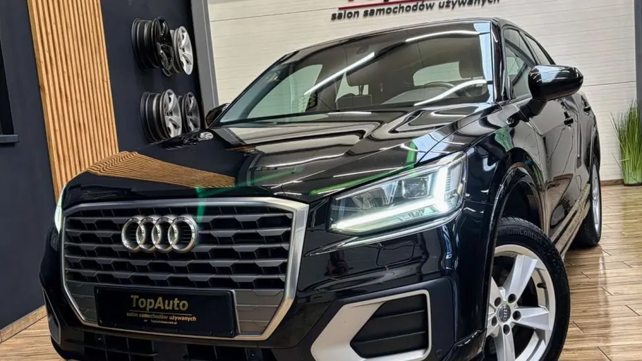 AUDI Q2 -