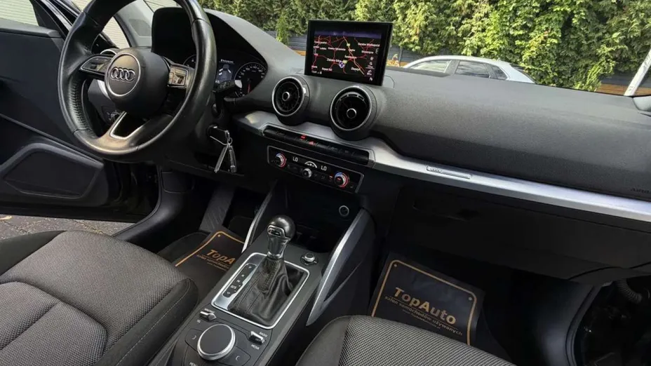 AUDI Q2 -