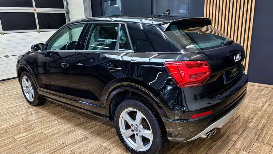 AUDI Q2 -