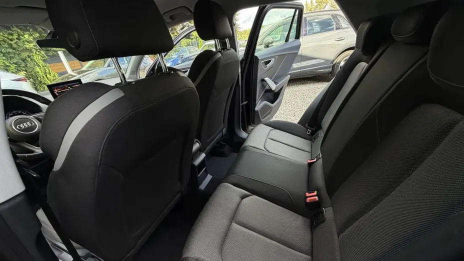 AUDI Q2 -