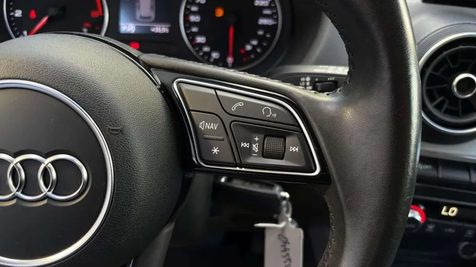 AUDI Q2 -