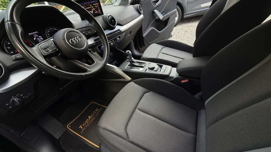 AUDI Q2 -
