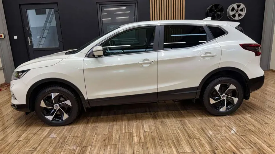 NISSAN Qashqai -