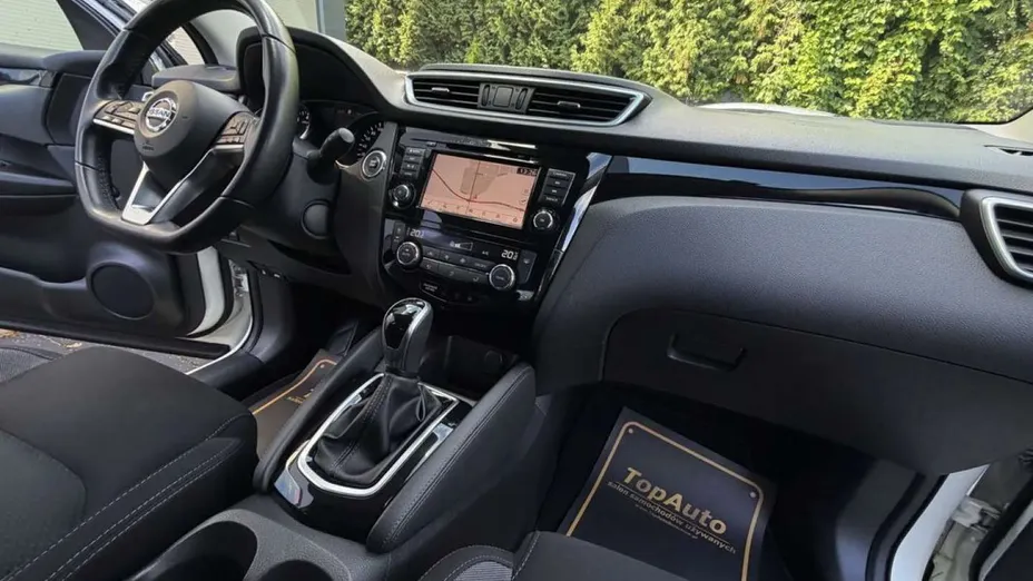 NISSAN Qashqai -
