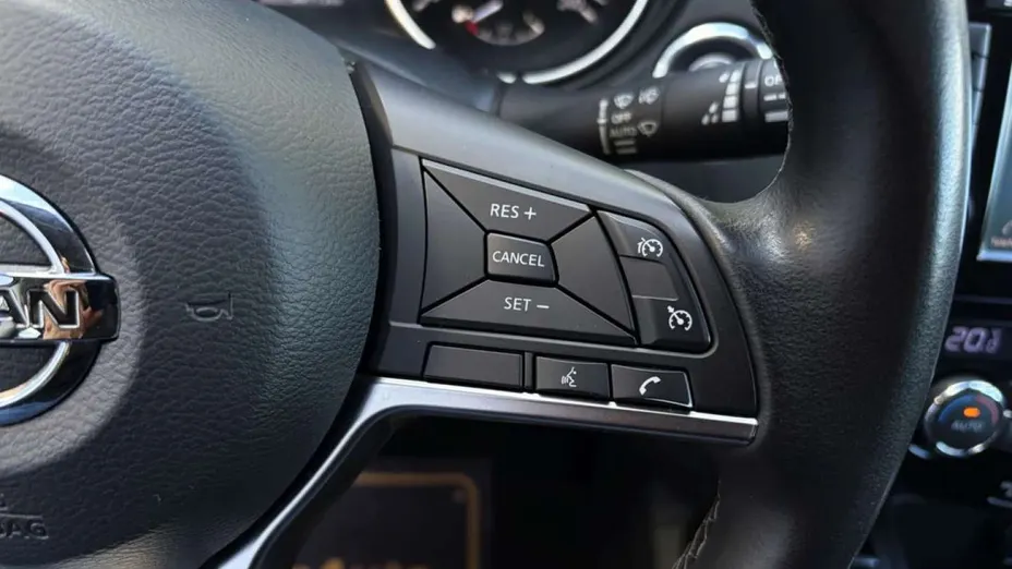 NISSAN Qashqai -