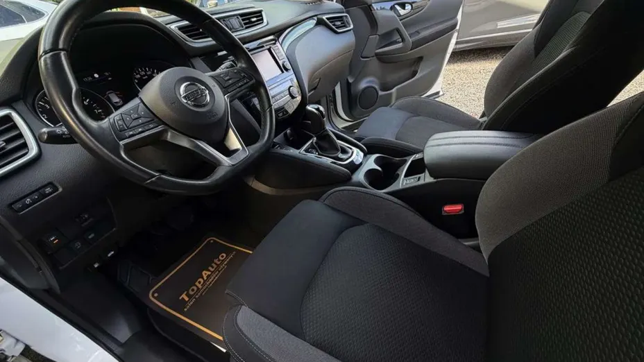 NISSAN Qashqai -