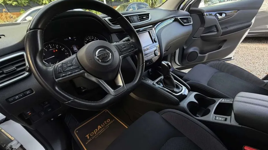 NISSAN Qashqai -