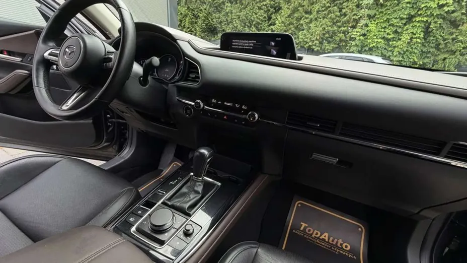 MAZDA CX-30 -