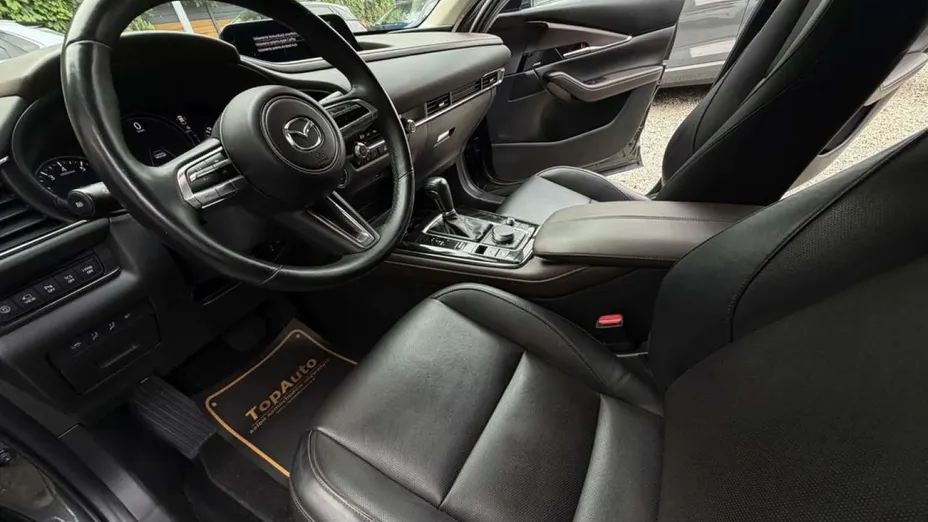 MAZDA CX-30 -