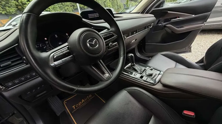 MAZDA CX-30 -