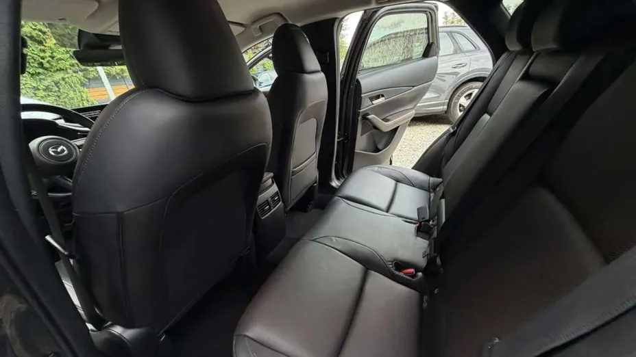 MAZDA CX-30 -