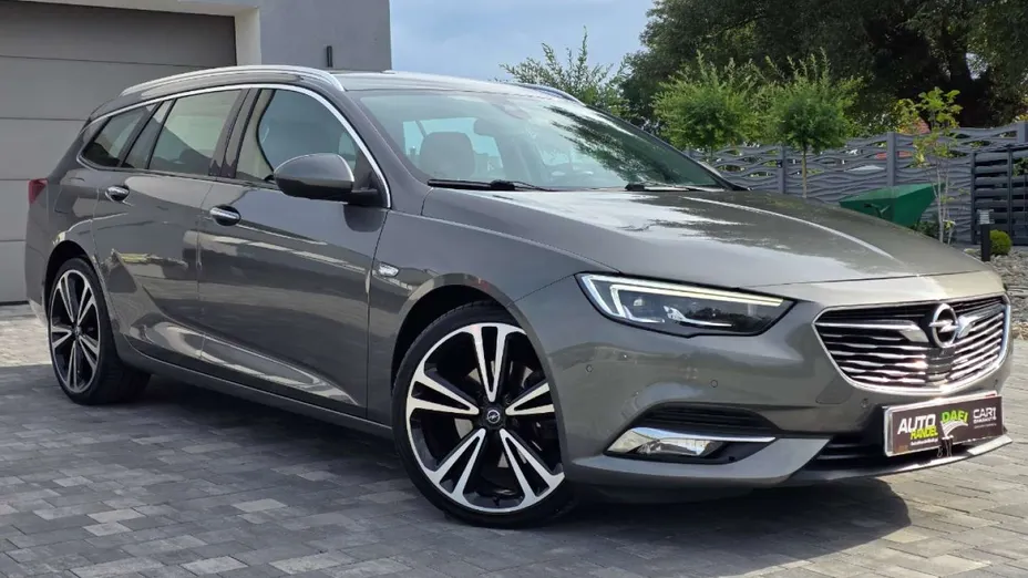 OPEL Insignia -
