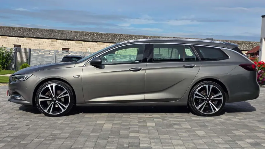 OPEL Insignia -