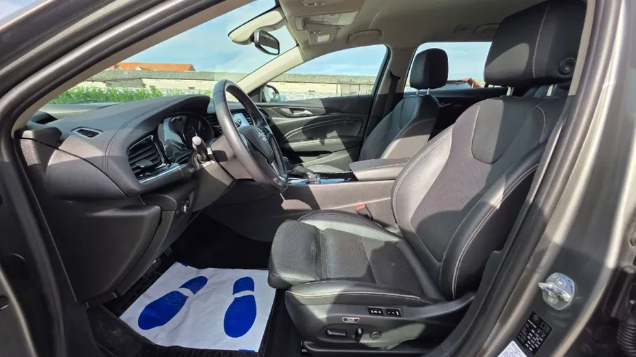 OPEL Insignia -