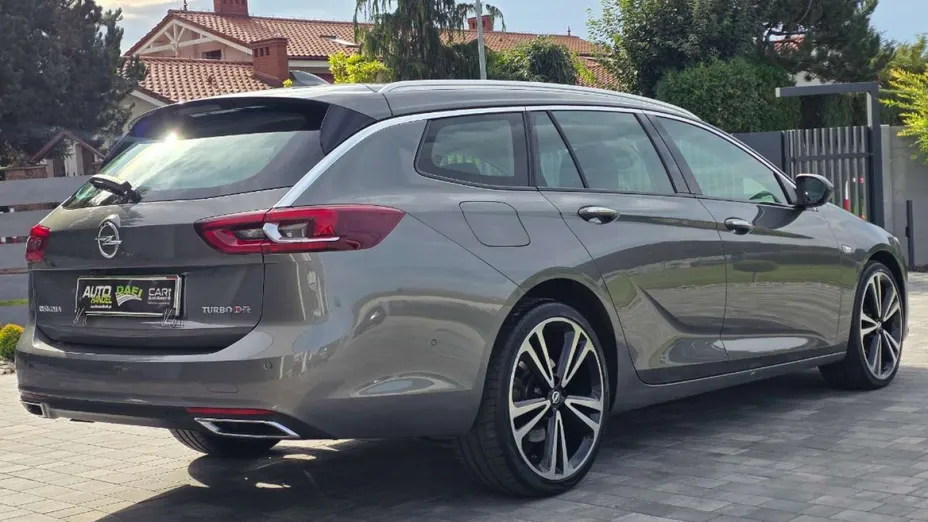 OPEL Insignia -