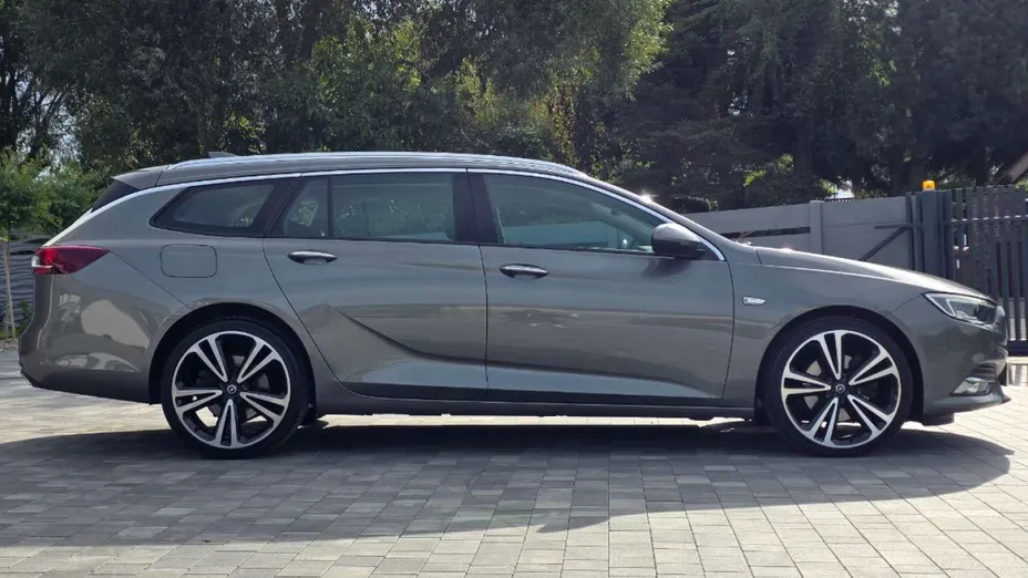 OPEL Insignia -