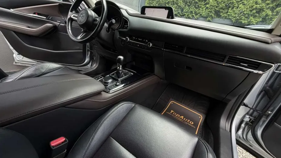 MAZDA CX-30 -