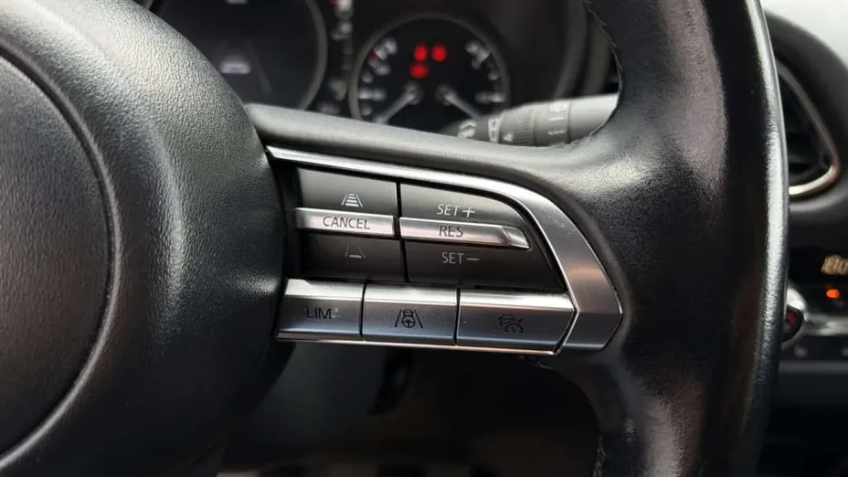 MAZDA CX-30 -