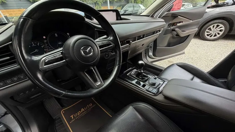 MAZDA CX-30 -